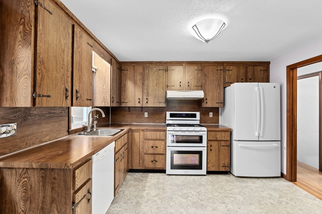 174 Colonial Dr