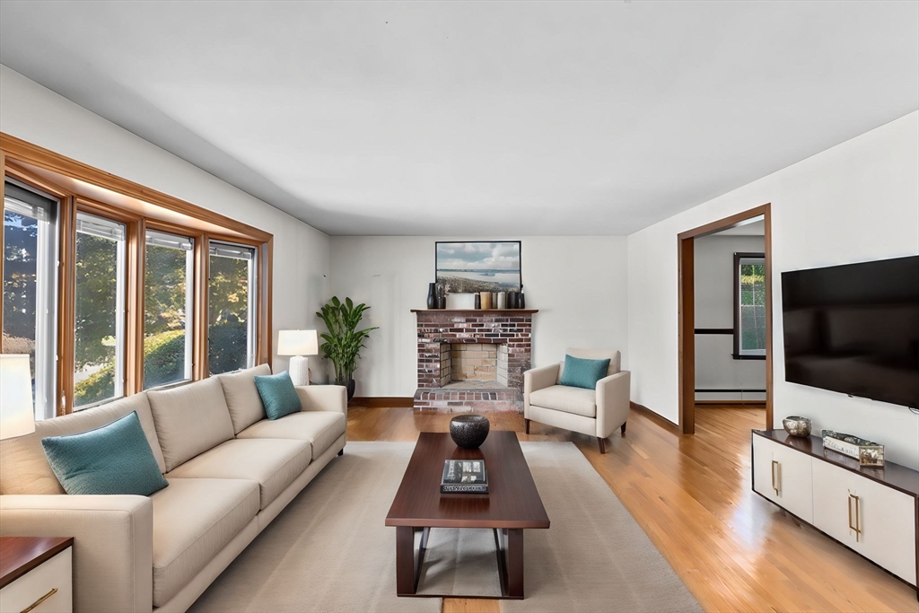 174 Colonial Dr