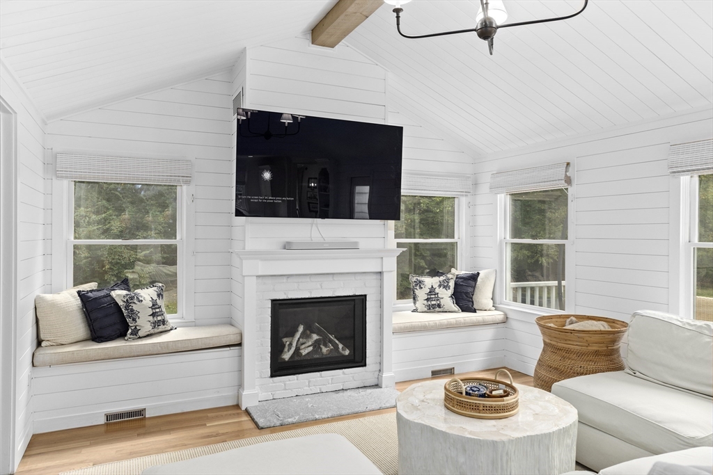 9 Autumn Cir