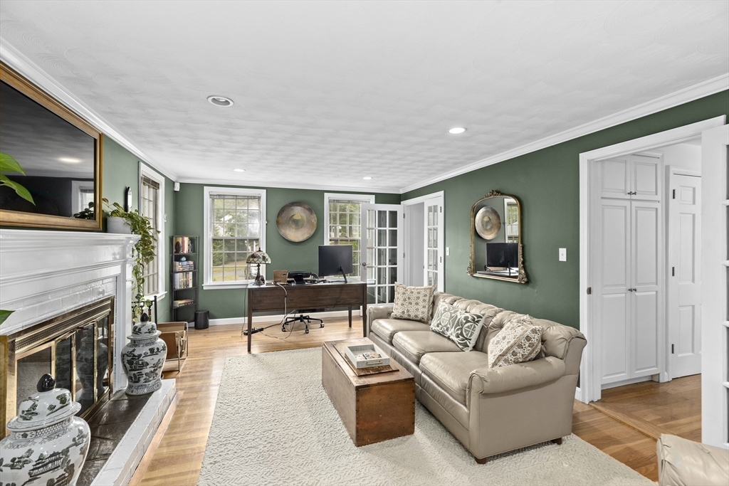 9 Autumn Cir