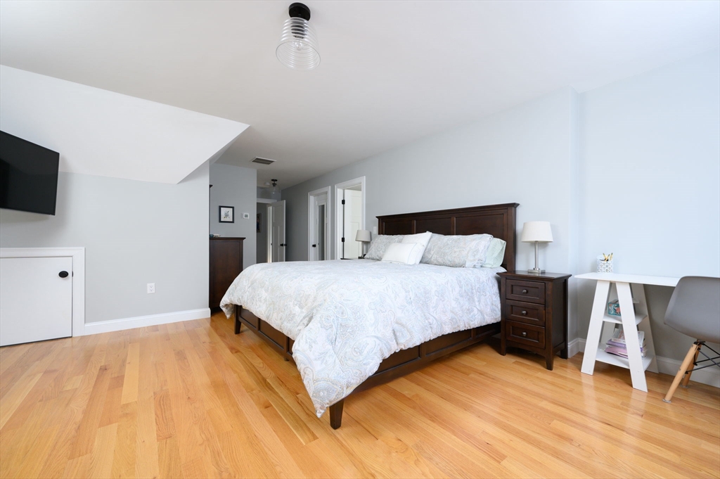 24 Arrowwood St