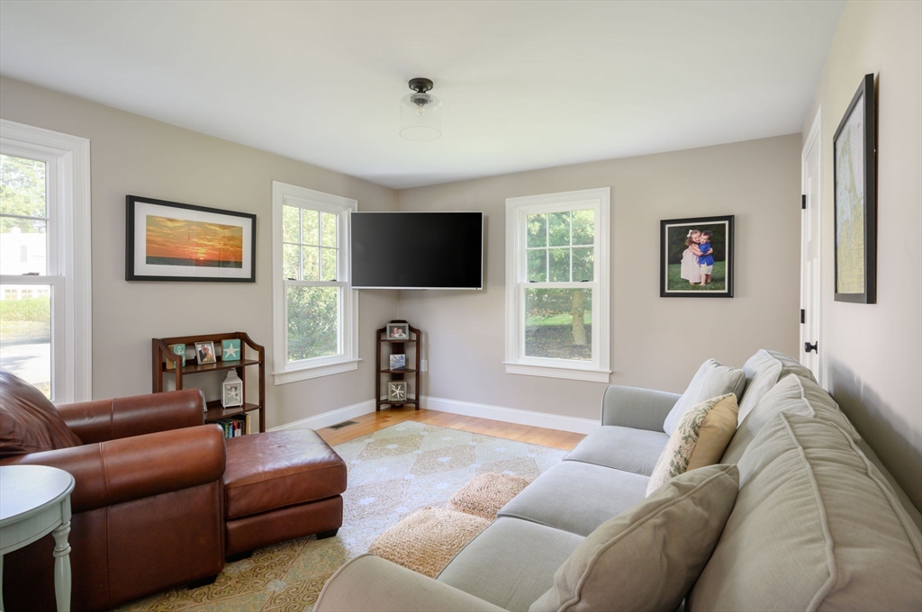 24 Arrowwood St