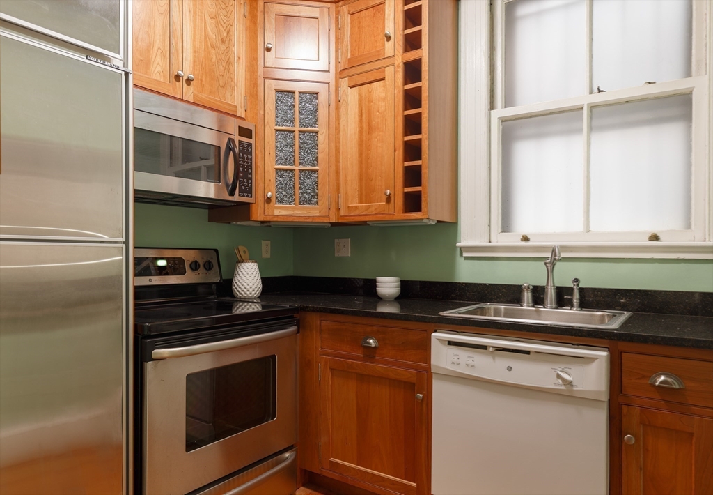 405 Commonwealth Ave # 4