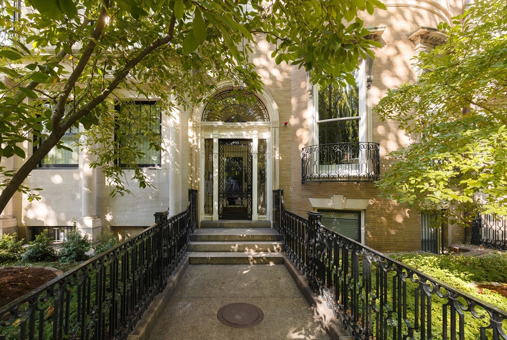405 Commonwealth Ave # 4