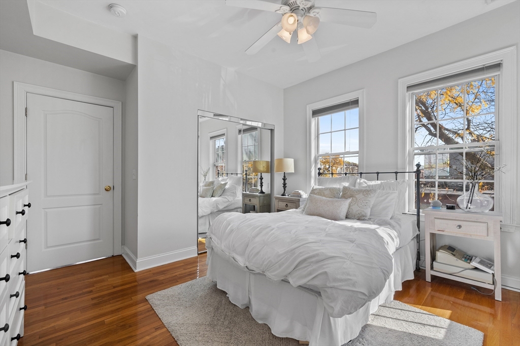 601-611 E Broadway # 201