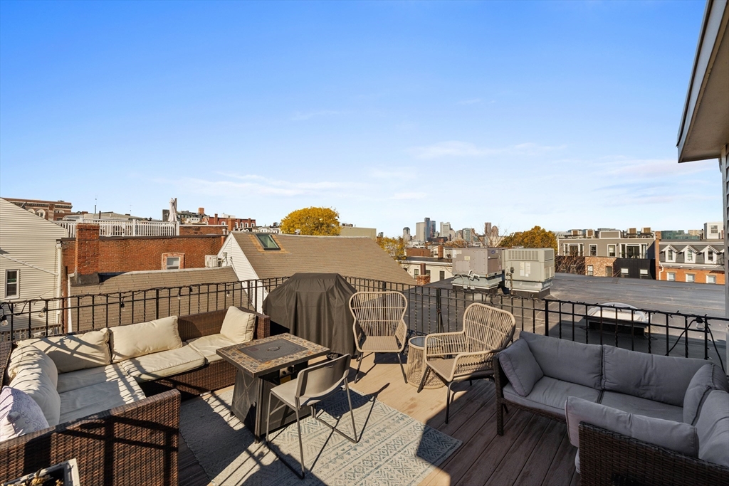 601-611 E Broadway # 201