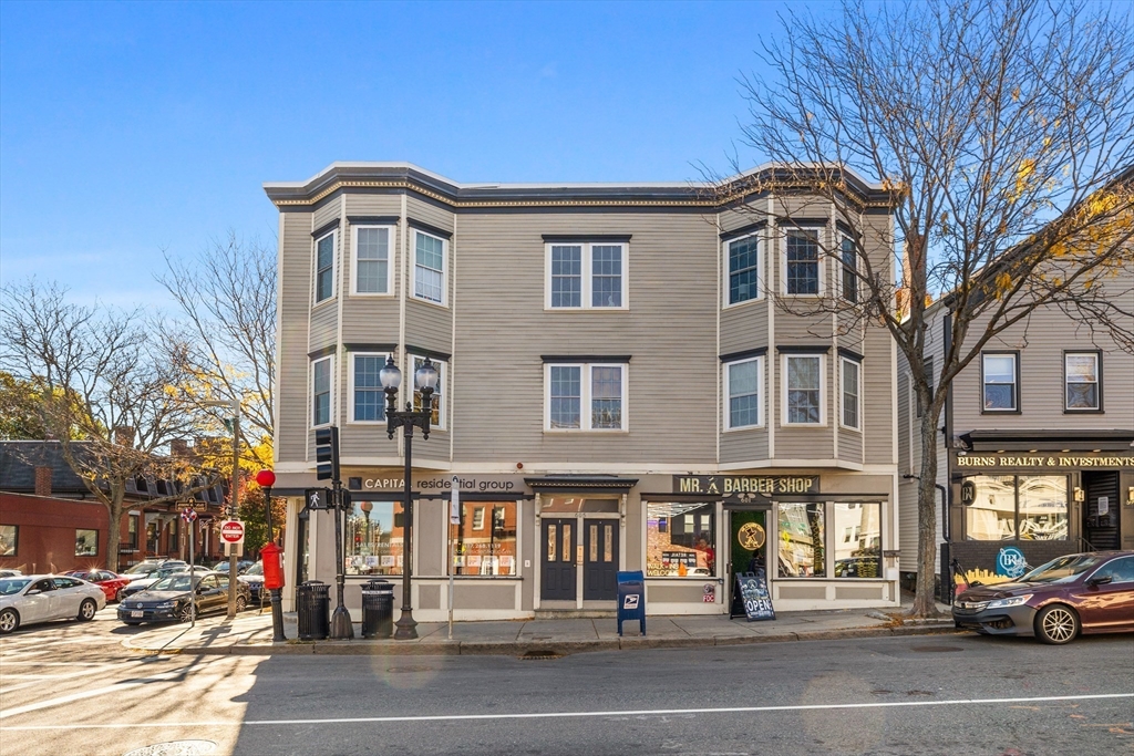 601-611 E Broadway # 201