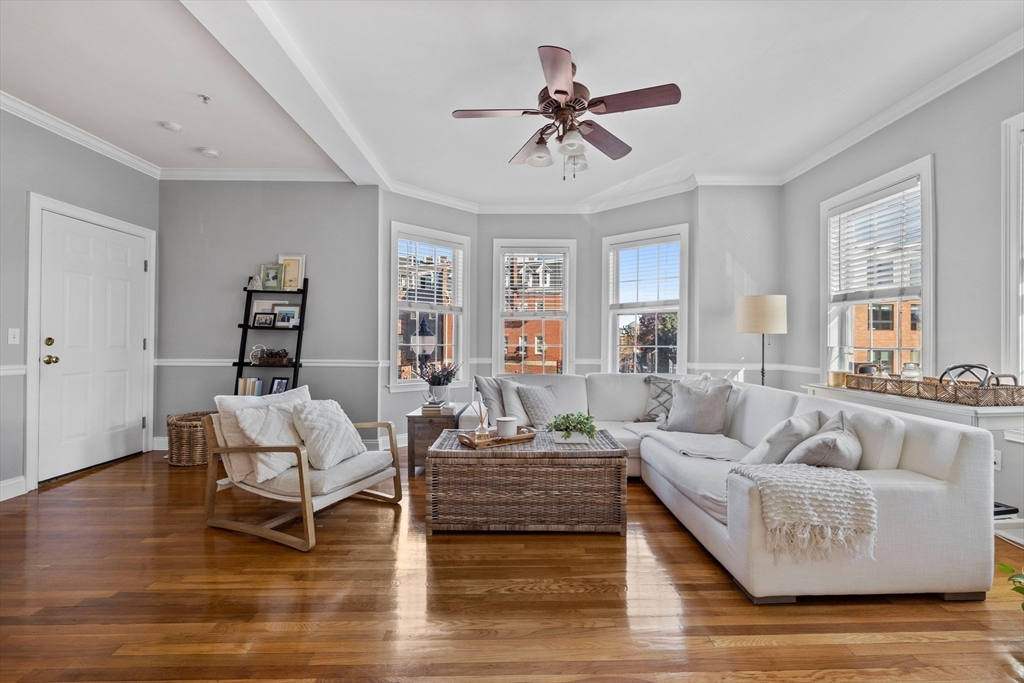 601-611 E Broadway # 201