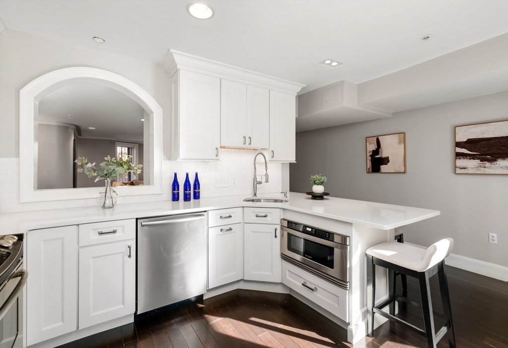 52 Rutland Sq # 2