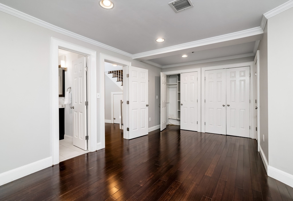 52 Rutland Sq # 2