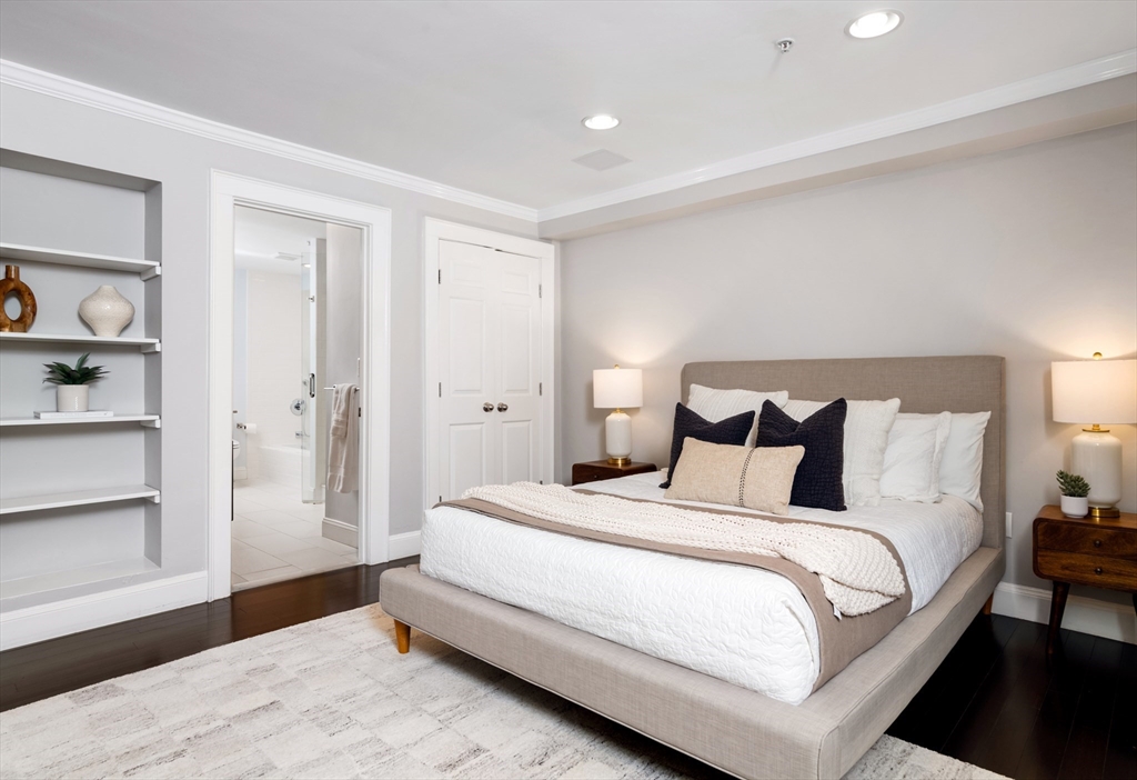 52 Rutland Sq # 2