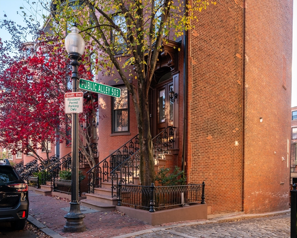 52 Rutland Sq # 2