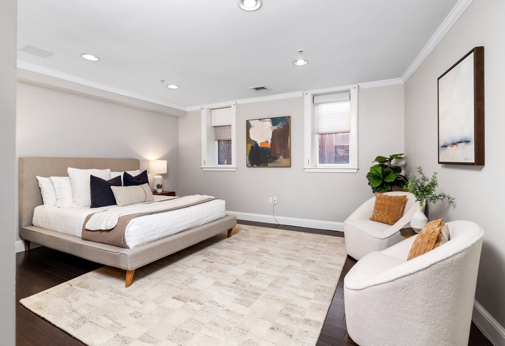 52 Rutland Sq # 2