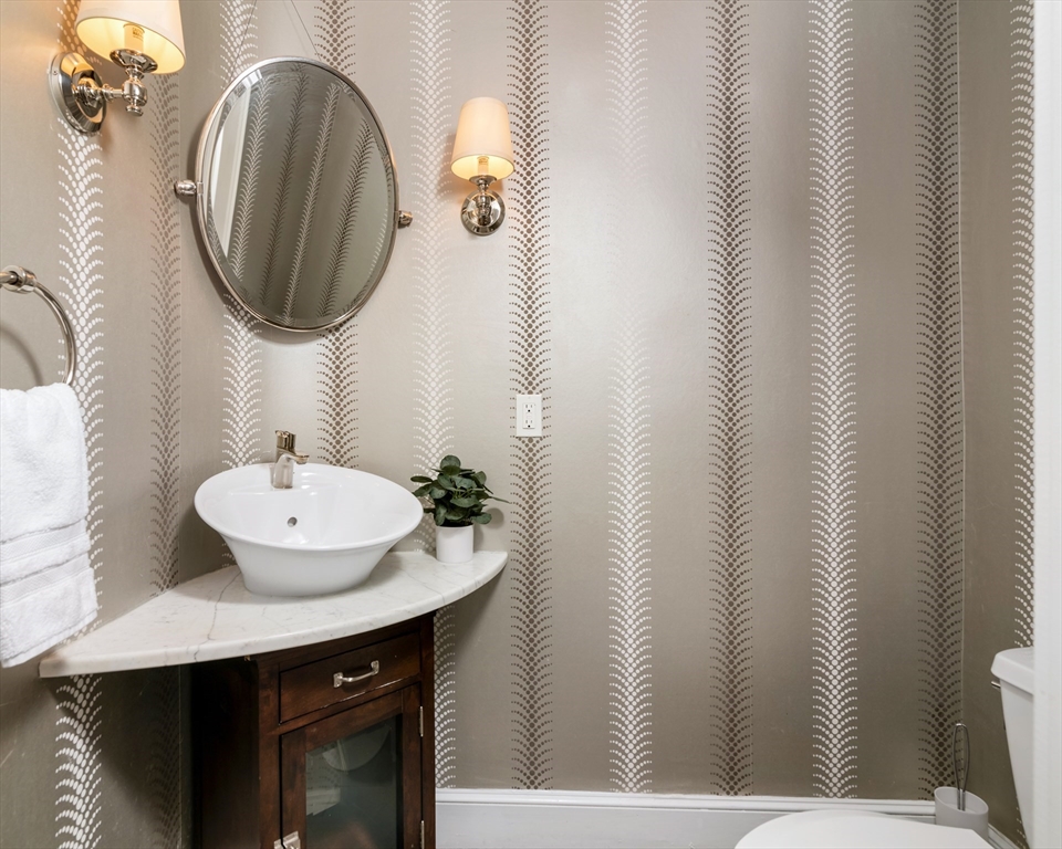 52 Rutland Sq # 2