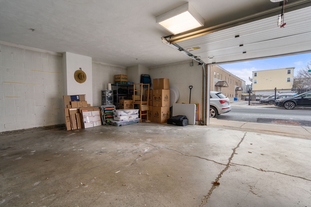 366 W 2nd St # 4