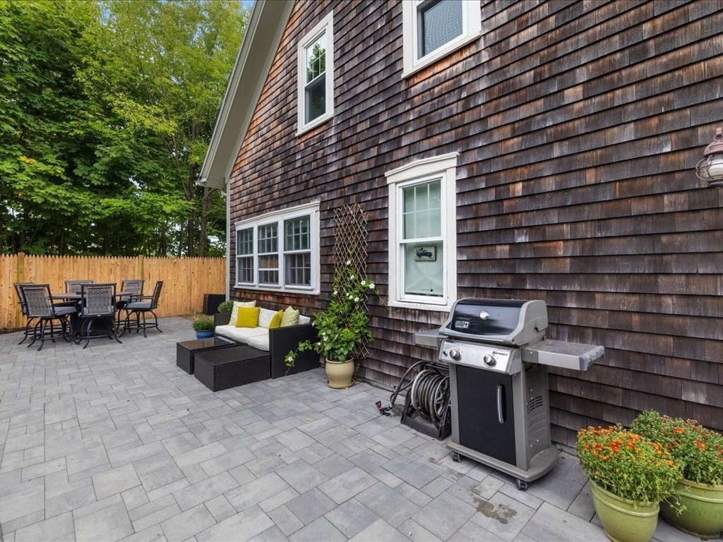 5 Warren Avenue