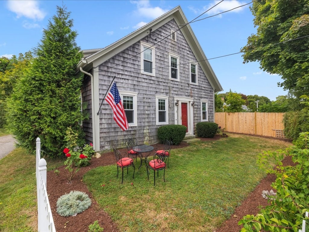 5 Warren Avenue