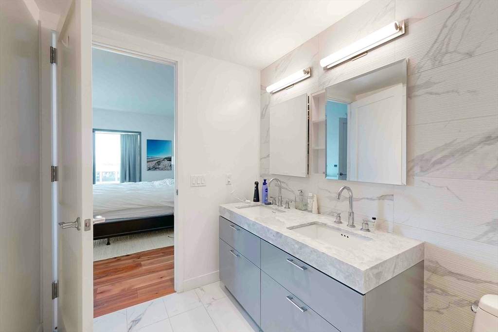 300 Pier 4 Blvd # 6E