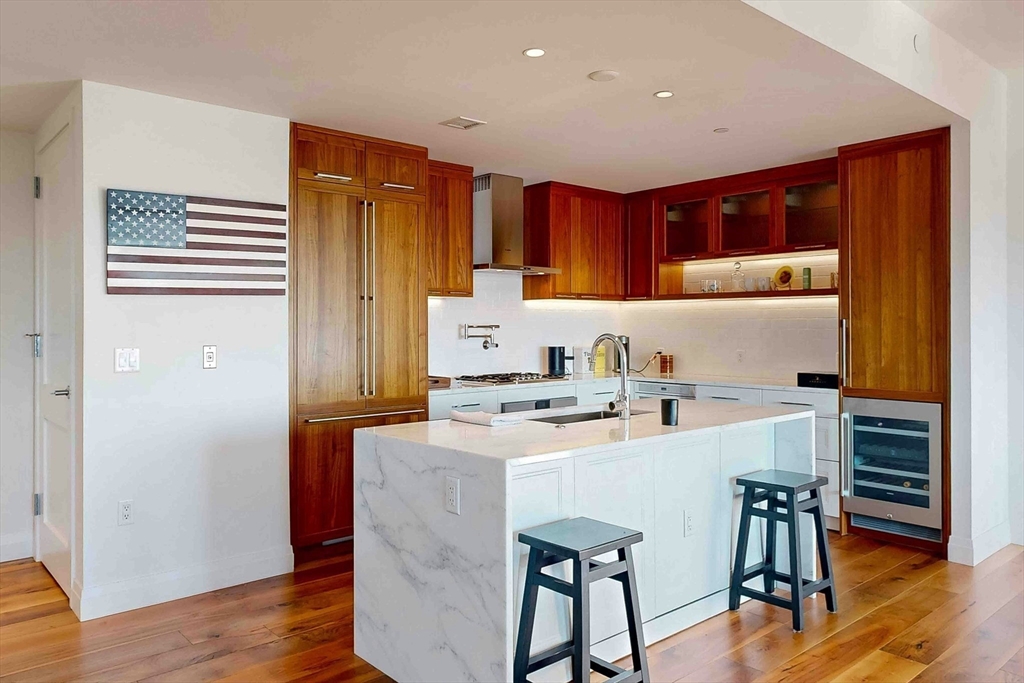 300 Pier 4 Blvd # 6E