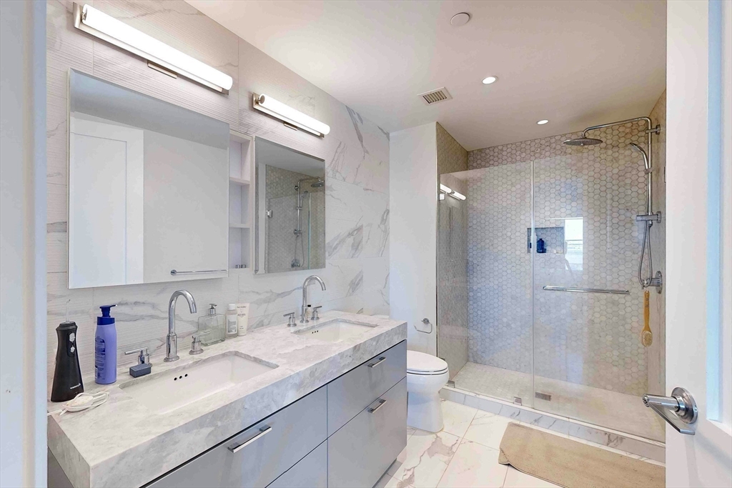 300 Pier 4 Blvd # 6E