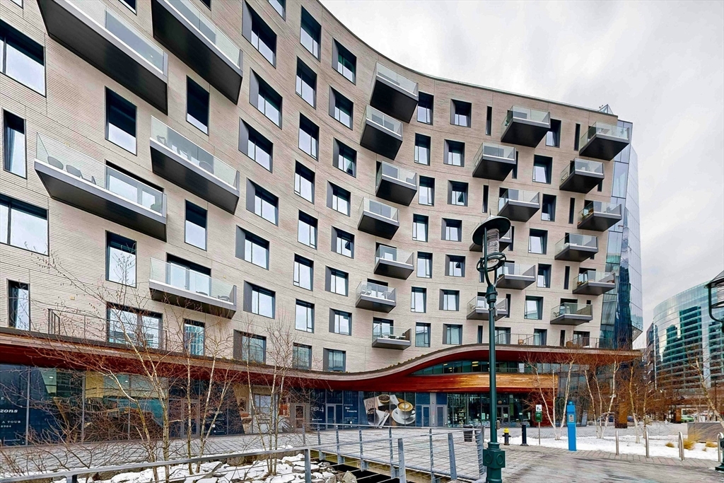 300 Pier 4 Blvd # 6E