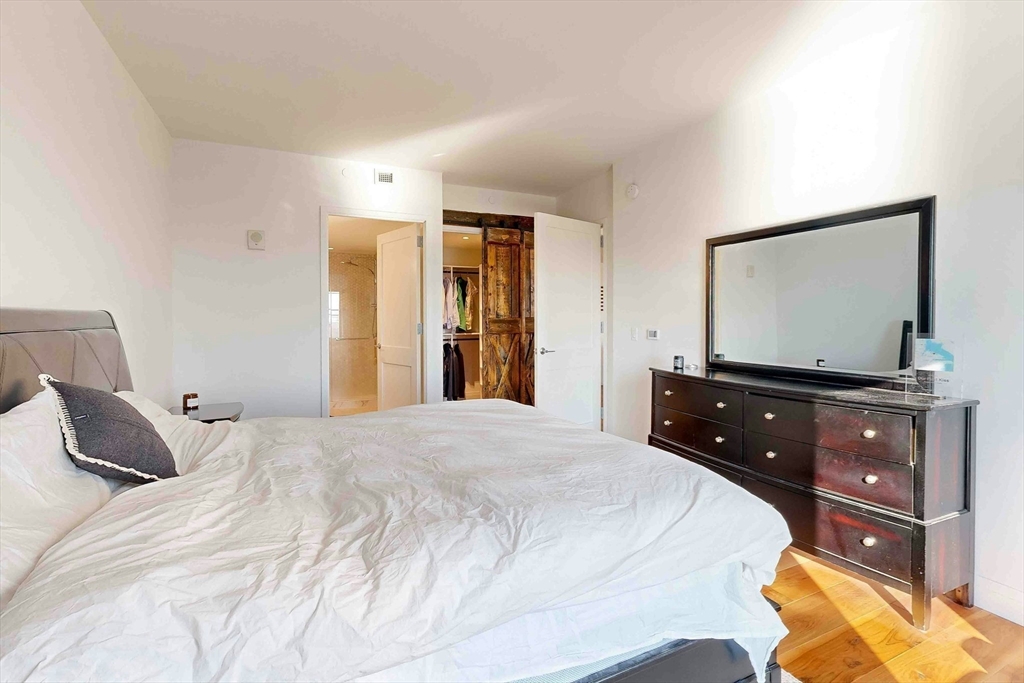 300 Pier 4 Blvd # 6E