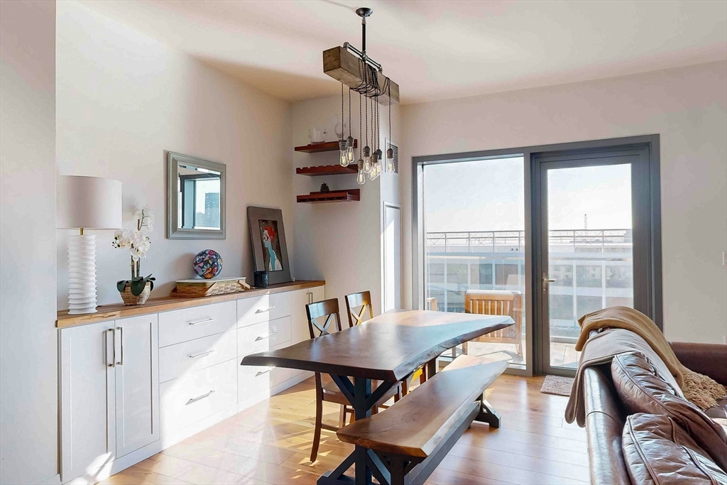 300 Pier 4 Blvd # 6E