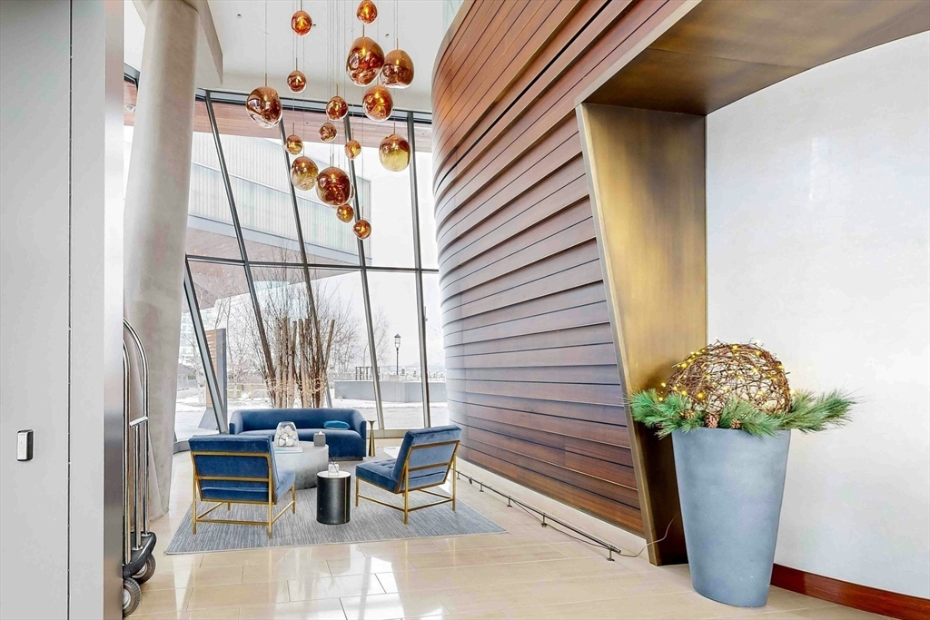 300 Pier 4 Blvd # 6E