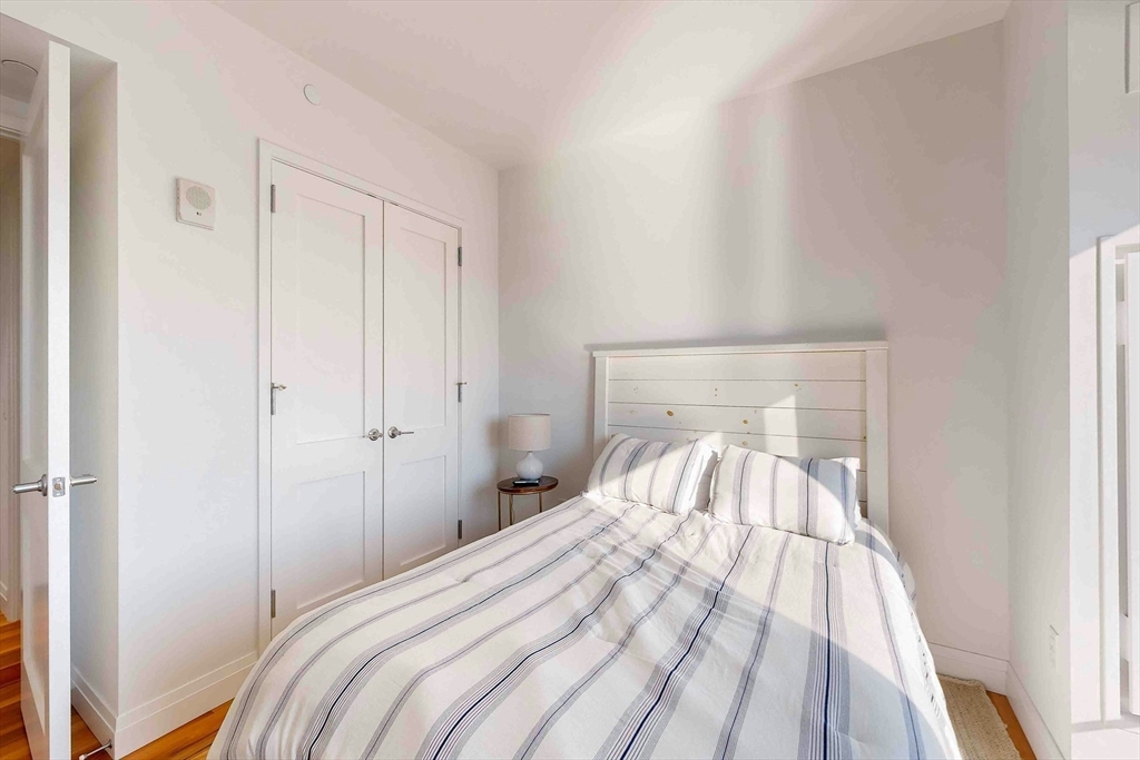 300 Pier 4 Blvd # 6E