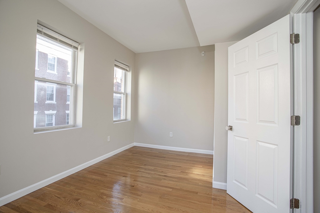 28-30 Cooper St # 2