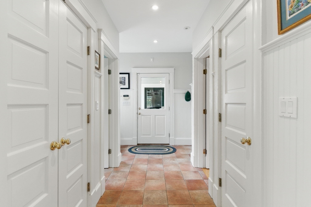6 Foster Rd