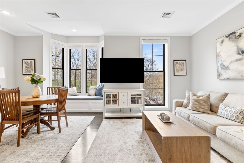 13 Monument Sq # 2