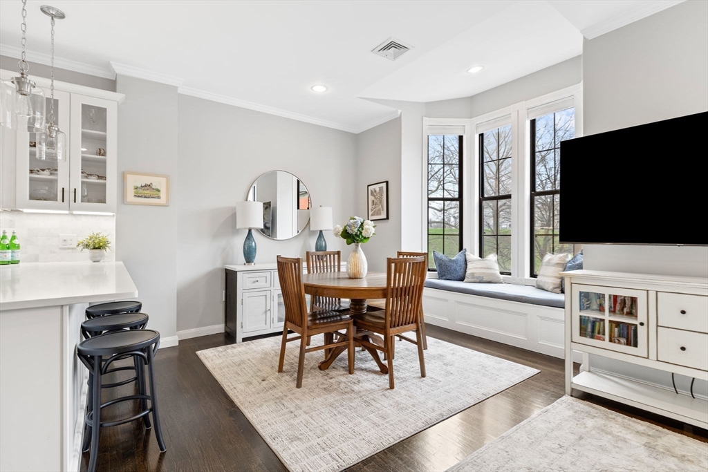 13 Monument Sq # 2