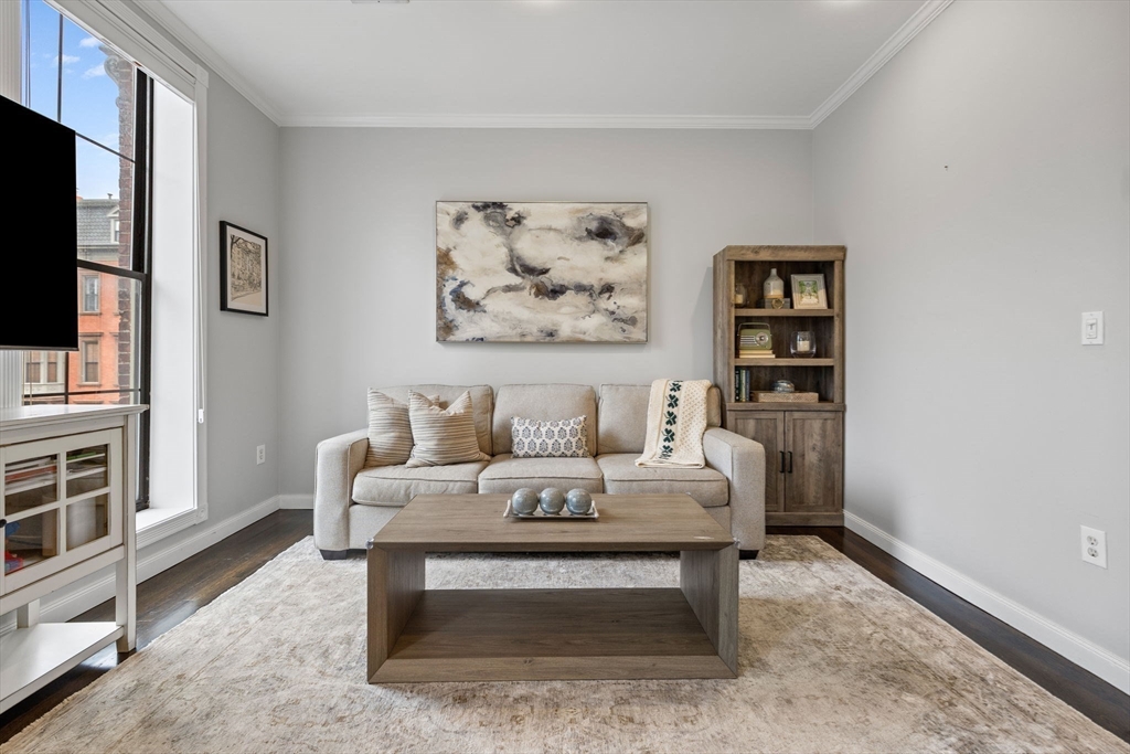 13 Monument Sq # 2