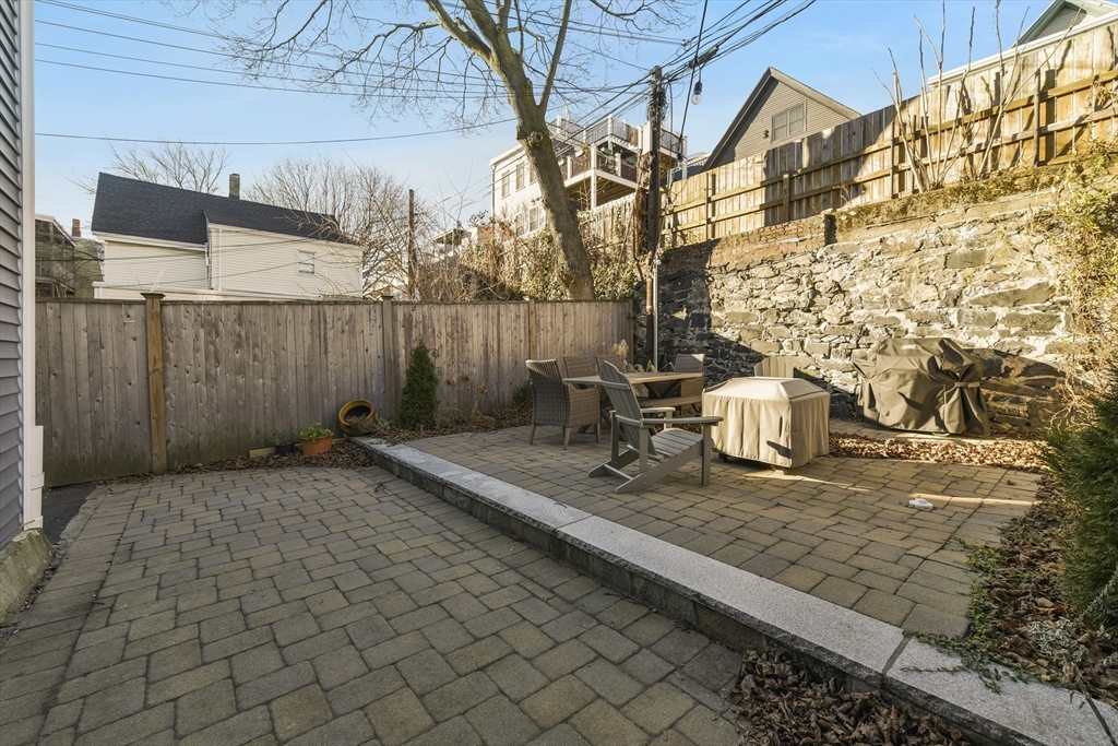 236 Lexington St # 3