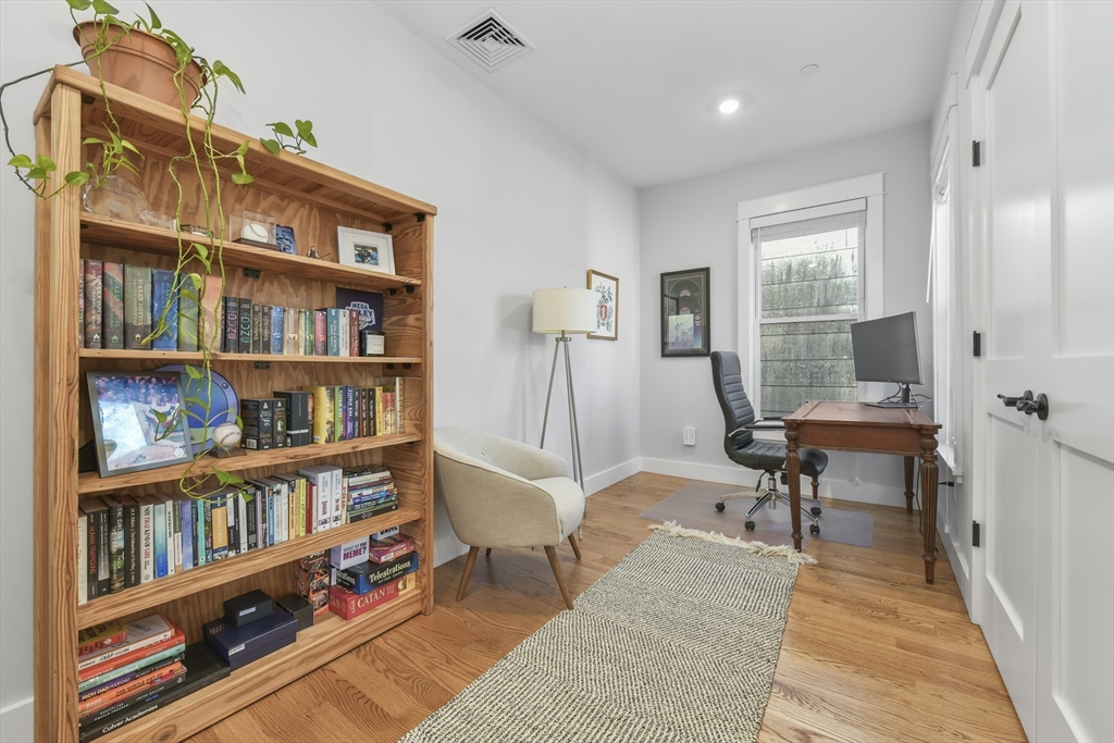 236 Lexington St # 3