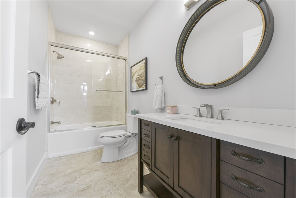 236 Lexington St # 3