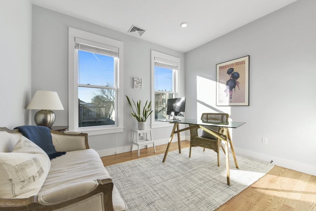236 Lexington St # 3