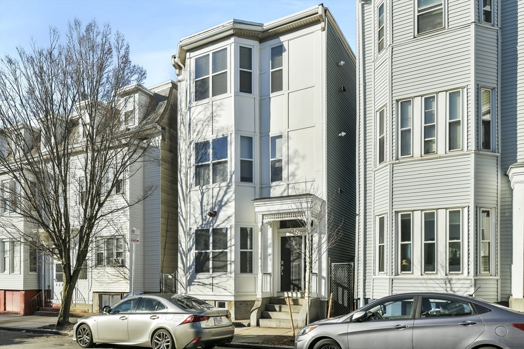236 Lexington St # 3