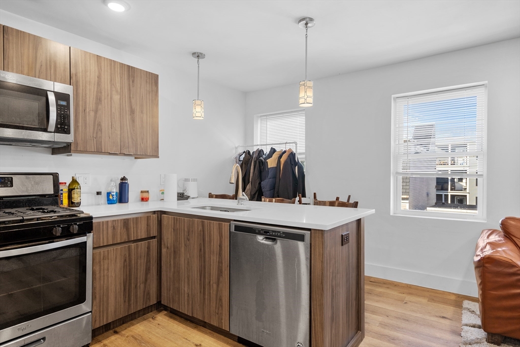 211 W 9th St. # 3