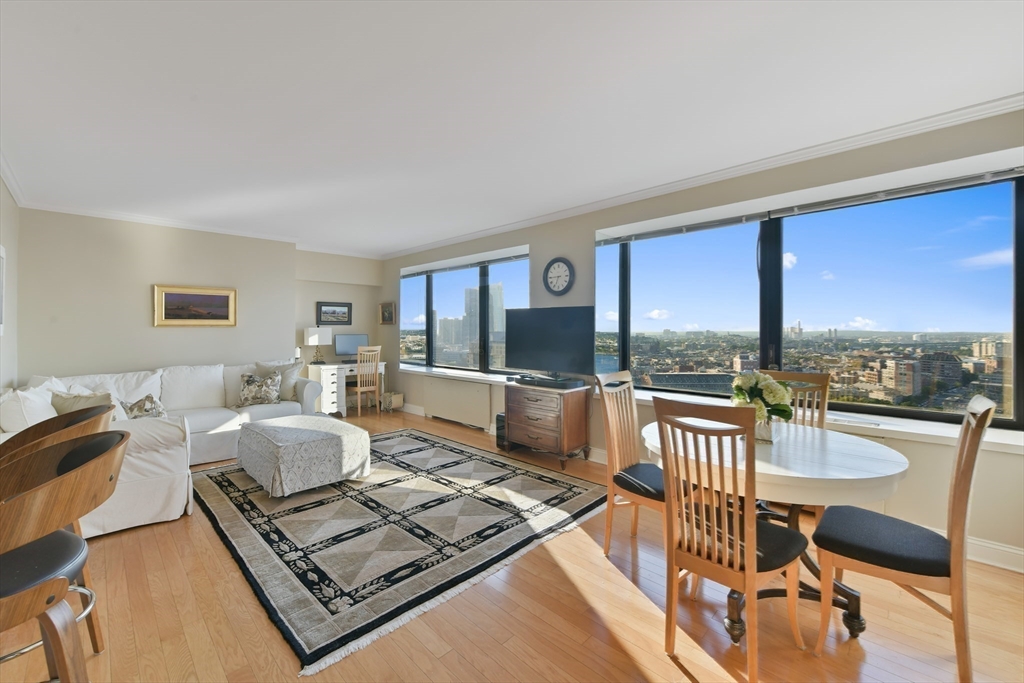 85 East India Row # 25H