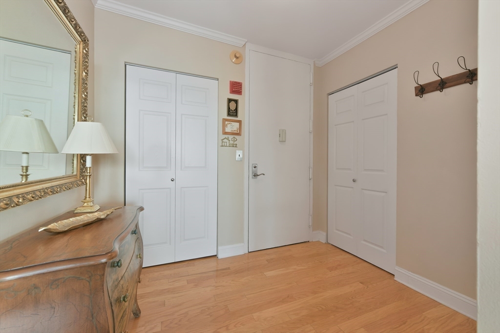 85 East India Row # 25H