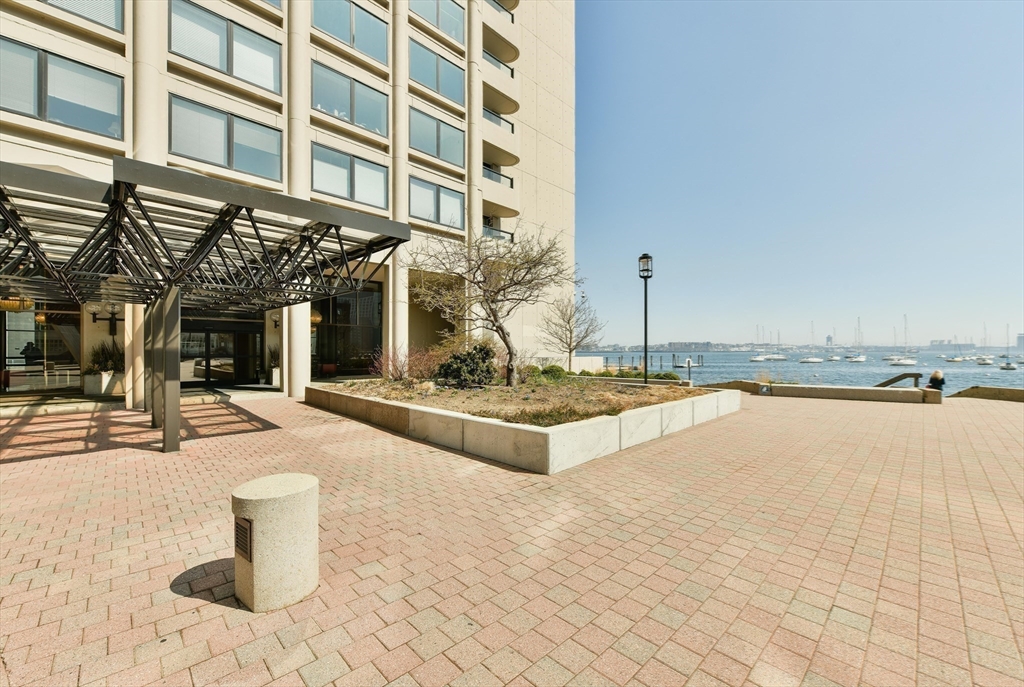 85 East India Row # 25H