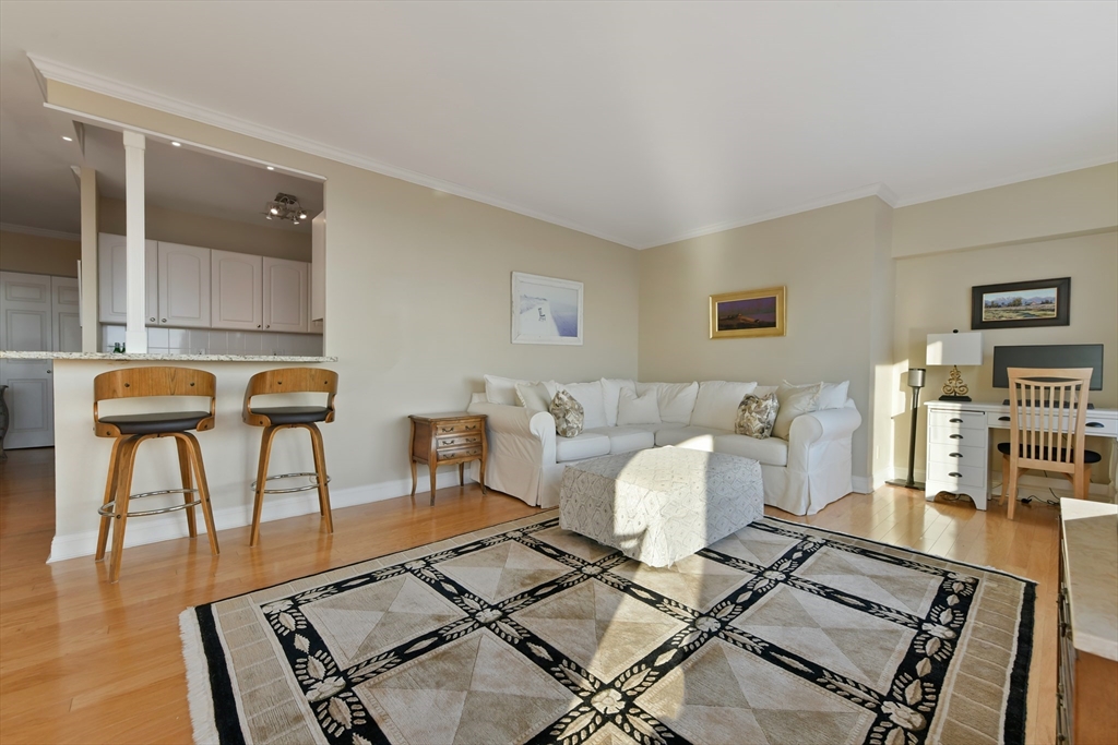 85 East India Row # 25H