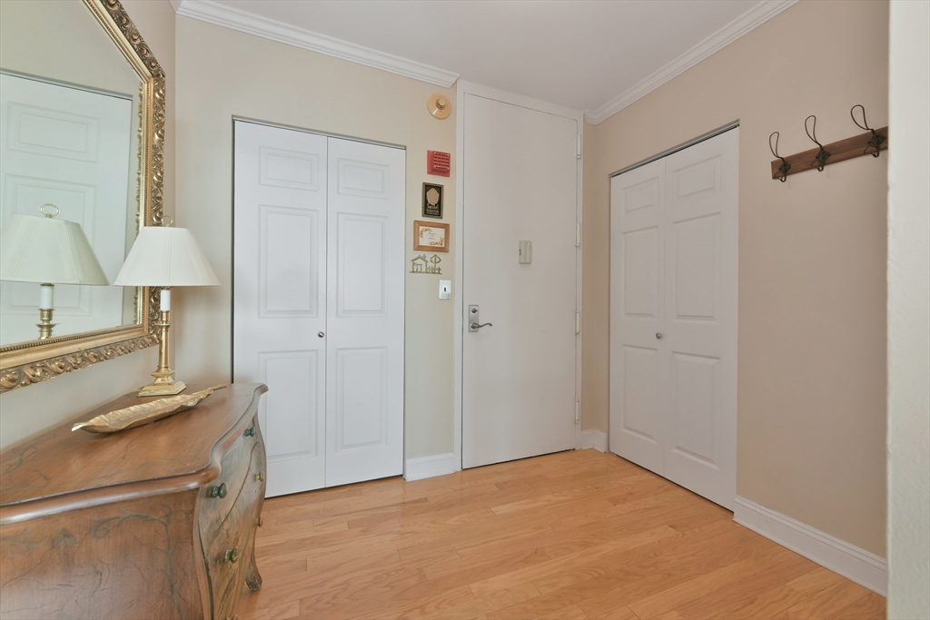 85 East India Row # 25H