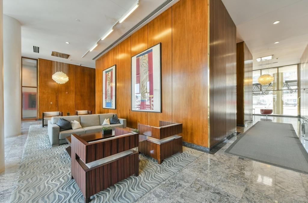 85 East India Row # 25H