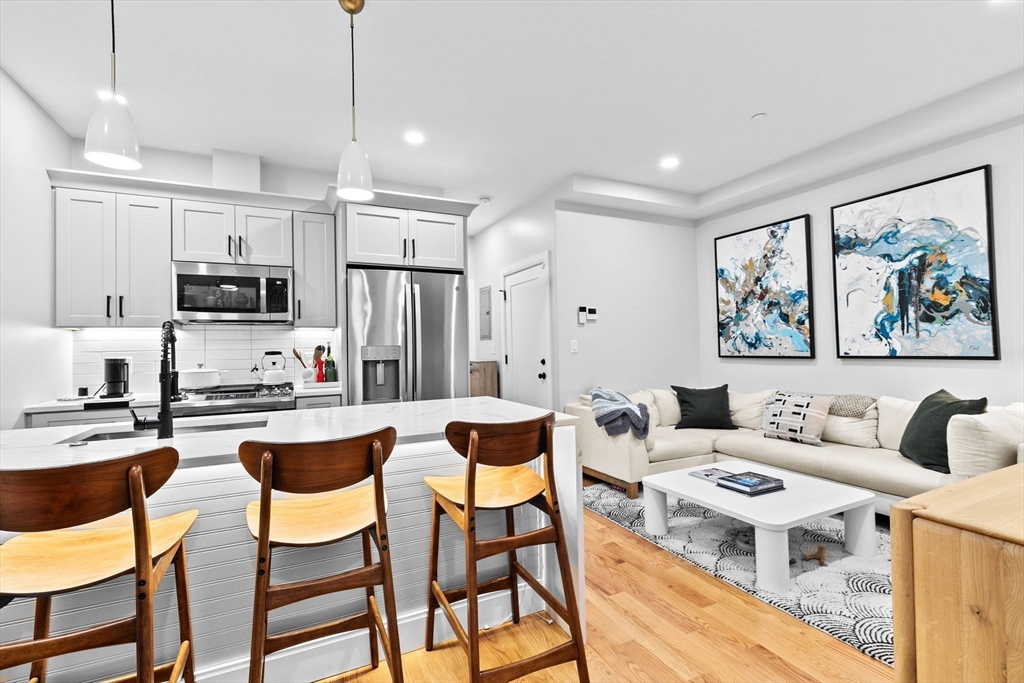 176 W 7th St. # 1