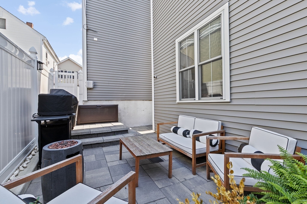 176 W 7th St. # 1