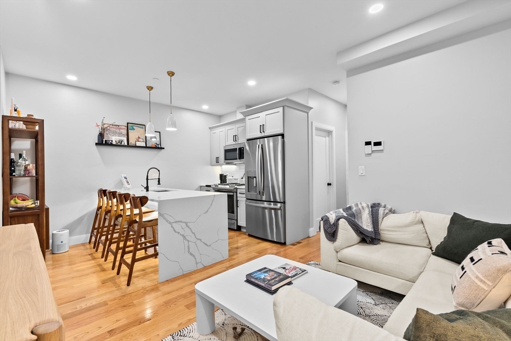 176 W 7th St. # 1