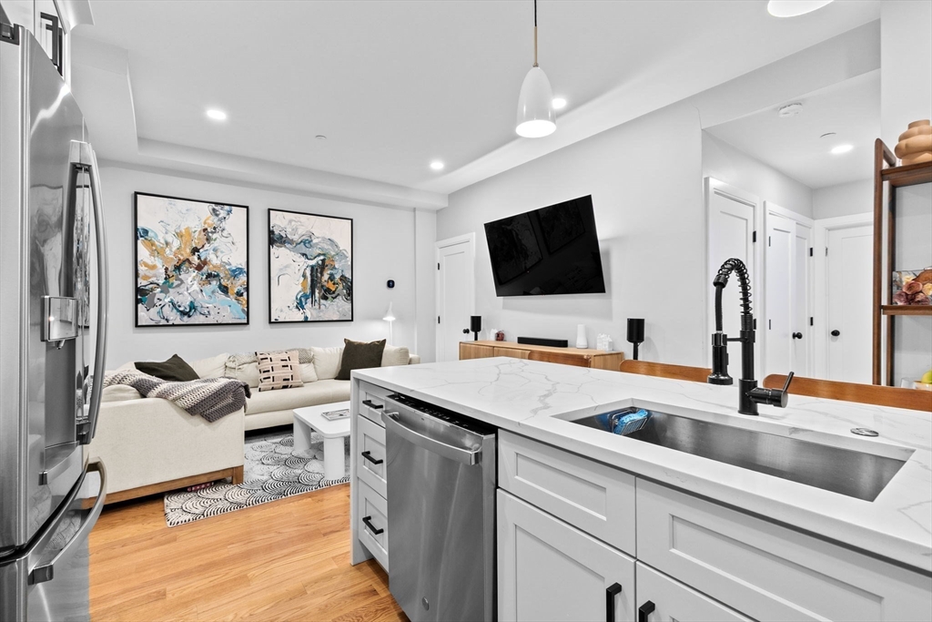 176 W 7th St. # 1